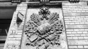 płaskorzeźba na wrocławskiej kamienicy
